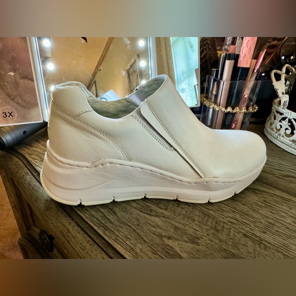 Brand New Align Luna Shoes - Picture 8 of 8